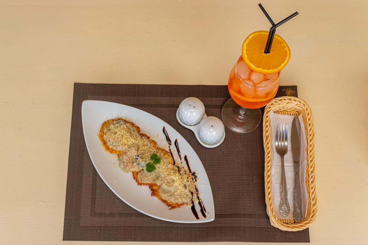 Nikoletta Hotel โซโลทวีโน ภายนอก รูปภาพ