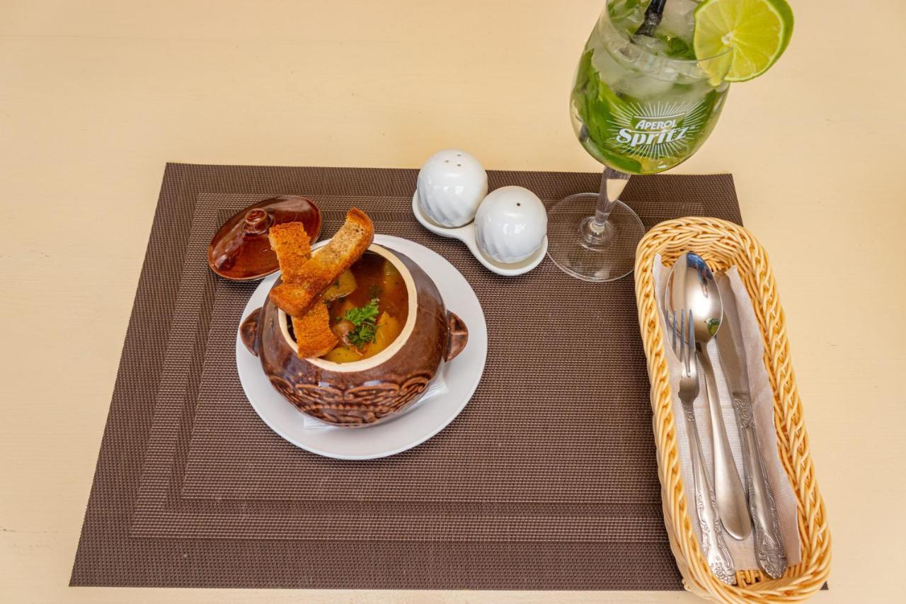 Nikoletta Hotel โซโลทวีโน ภายนอก รูปภาพ